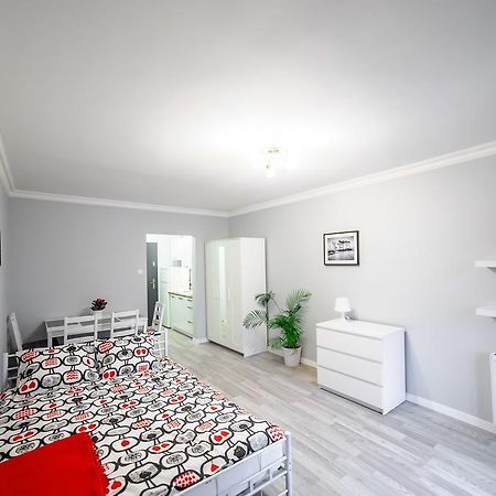 Apartament Grojecka Korotynskiego Daire Varşova Oda fotoğraf
